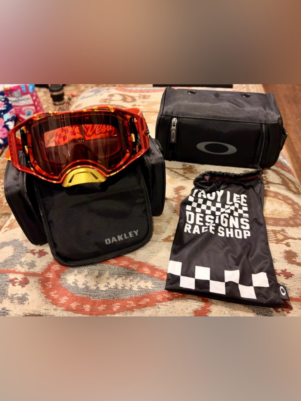 Oakley Airbrake MX Goggles TLD Quattro
Orange/Prizm Torch Lens